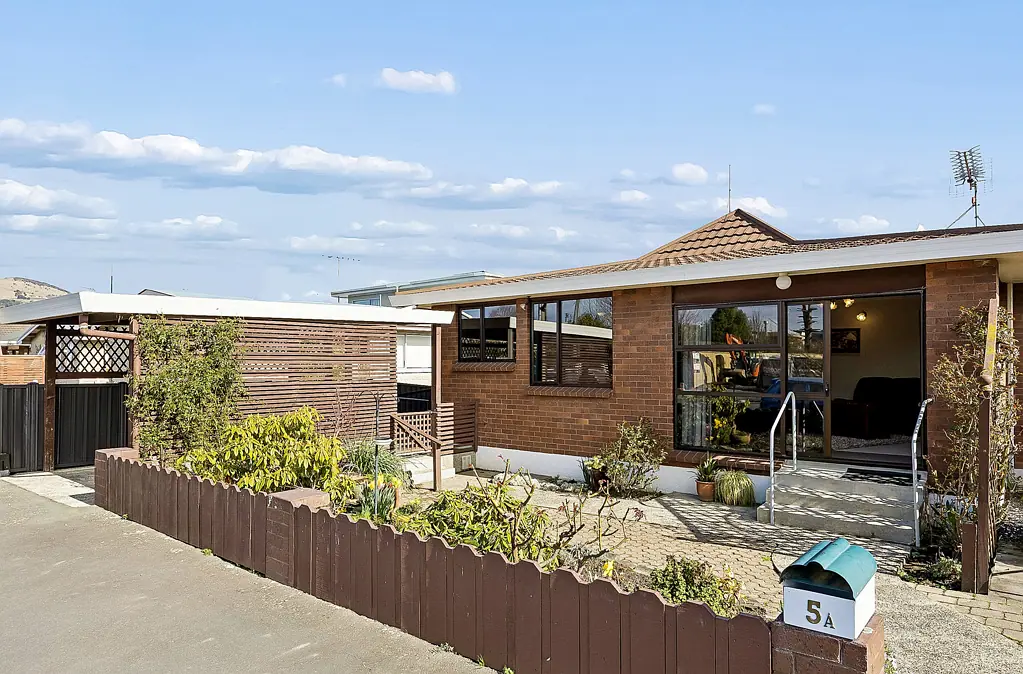 Mosgiel 2બેડરૂમ Charming Townhouse with Ultimate Convenience
