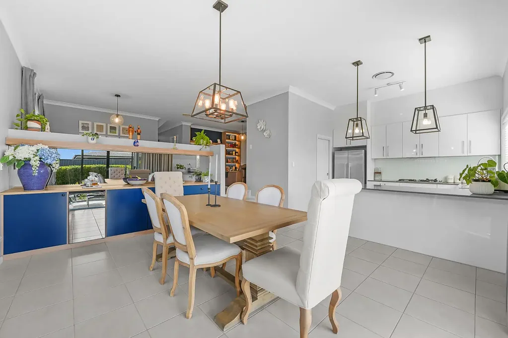 Oran Park 5બેડરૂમ Park-Facing Five-Bedroom Home Designed for Growing Families