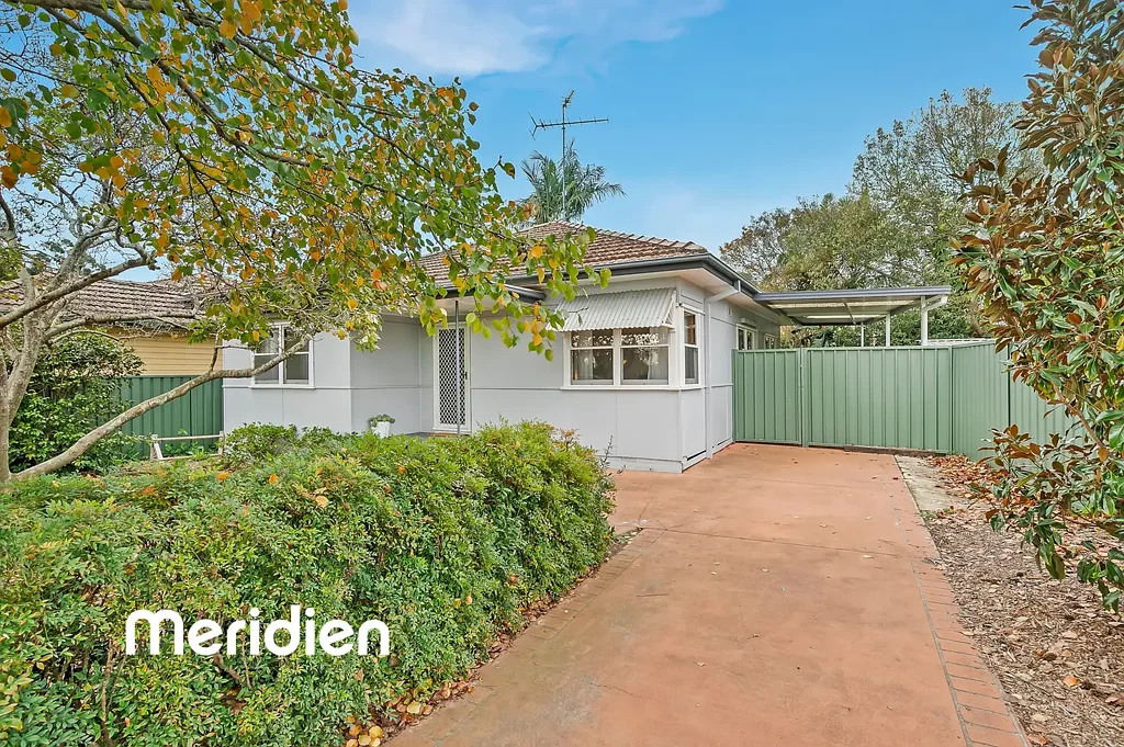 Stroll to Train Station & Shops - DEPOSIT TAKEN