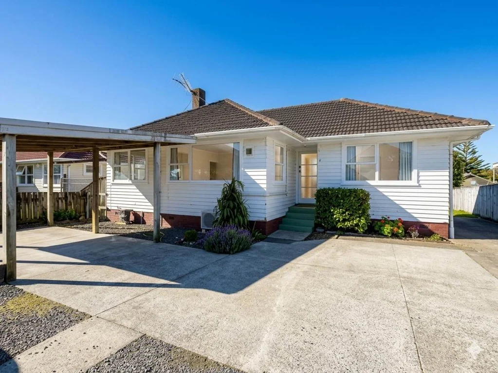 Standalone Home in Prime Clover Park Location