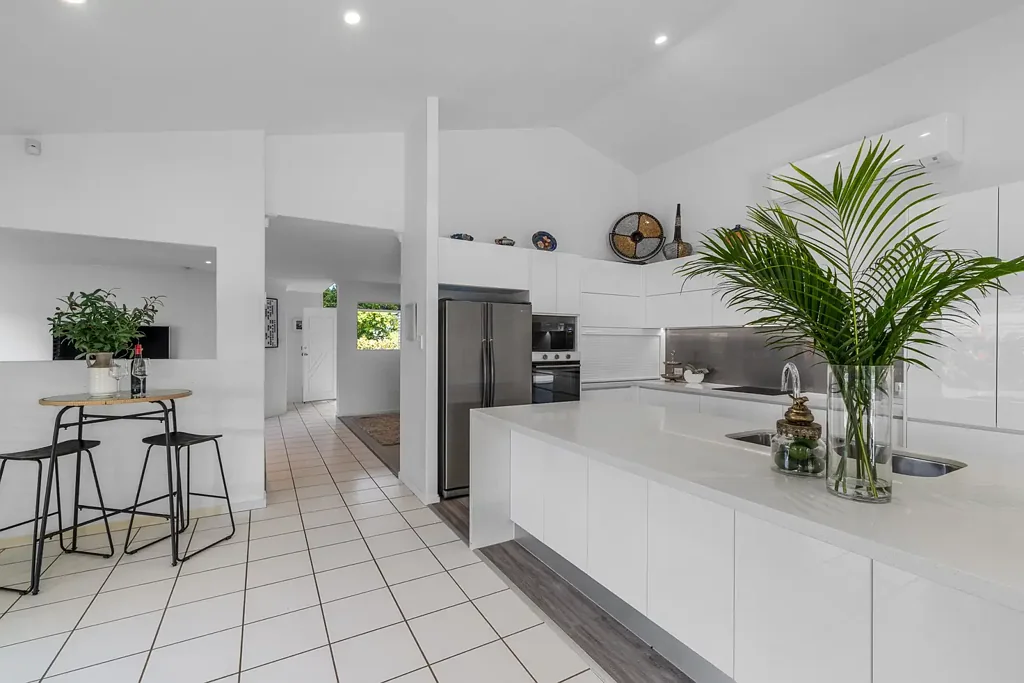 Pelican Waters 4 Slaapkamer EXCEPTIONAL FAMILY LIVING WITH SPACE, STORAGE AND LIFESTYLE APPEAL!