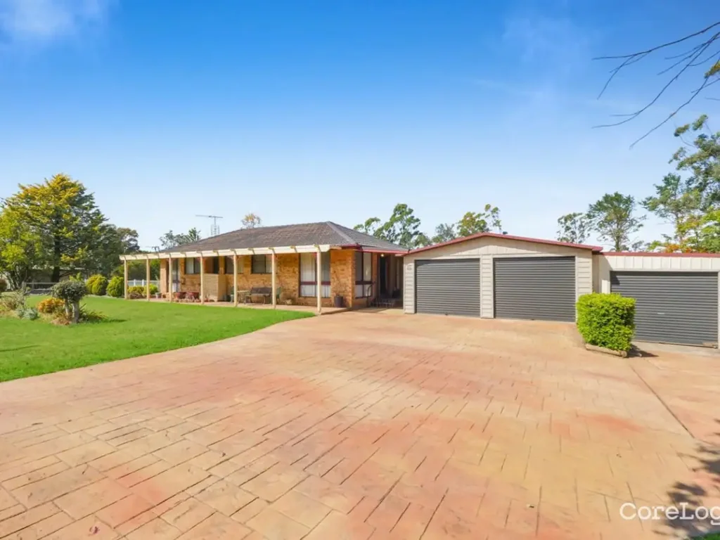 Beautiful home in Thirlmere on Approx 1.32 Acres