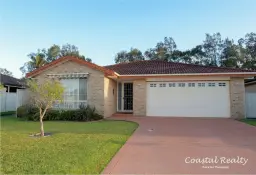 13 NUWARRA CCT, Forster