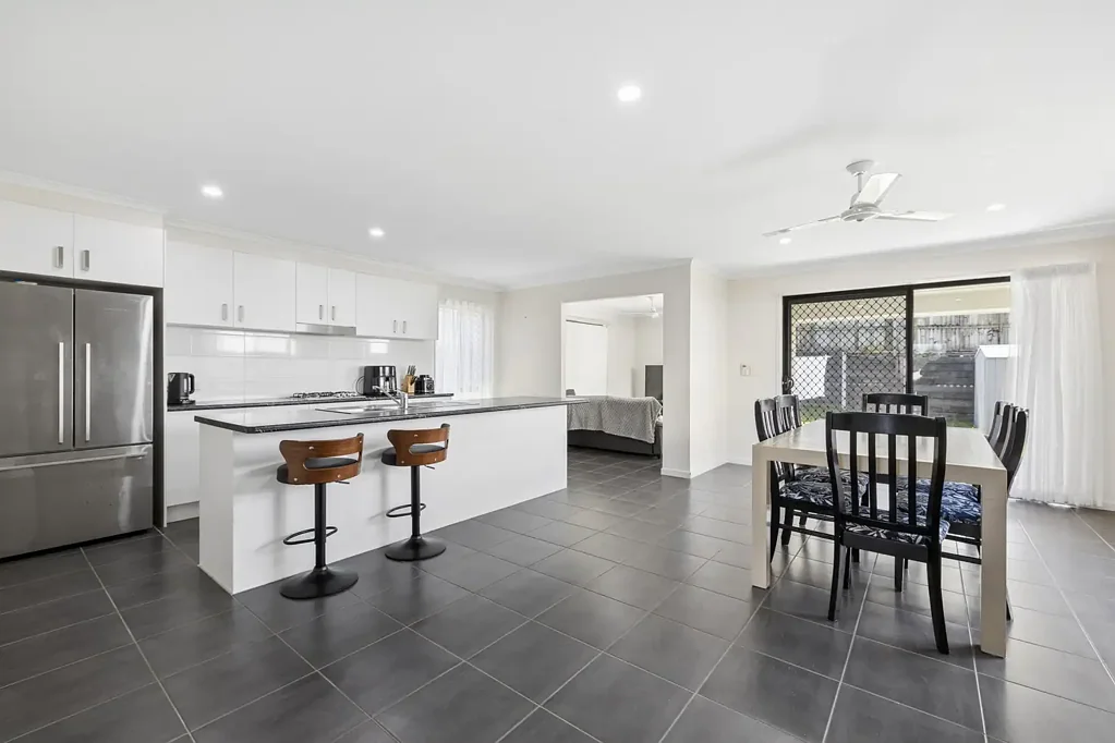 Griffin 4બેડરૂમ Space, Flexibility and Elevated Family Living in Griffin