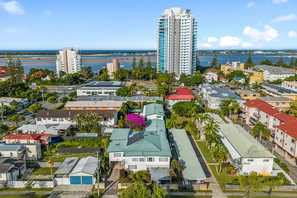 Labrador 15ห้องนอน Rare Blue Chip Multi-Income Investment — 1434m2 Medium Density