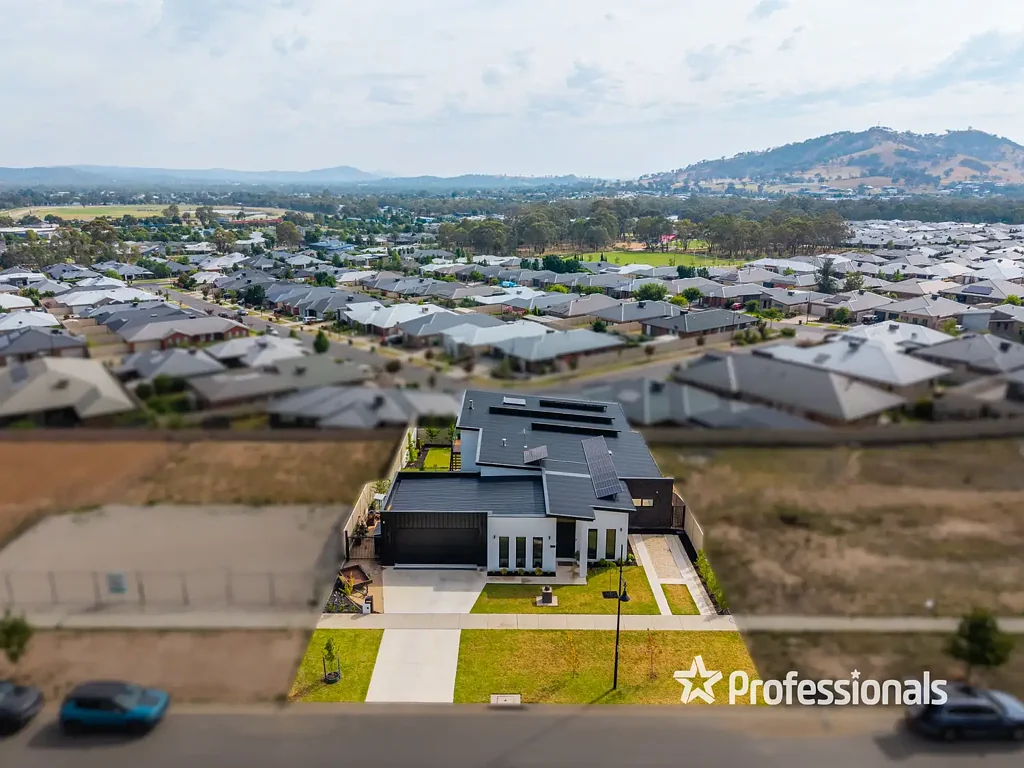 Wodonga 5房  STUNNING CUSTOM-BUILT FAMILY HOME!!