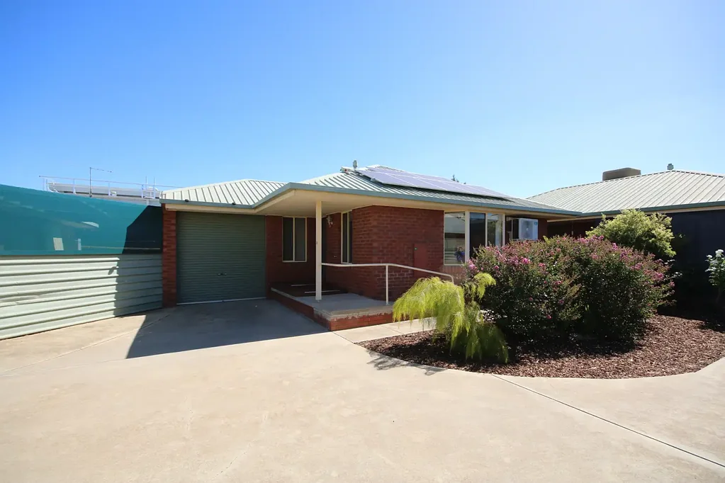 2/26 Mackay Street, Rochester, VIC 3561