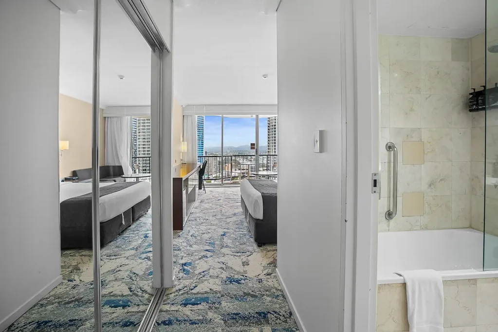 Surfers Paradise 1બેડરૂમ High-Return Hotel Investment on Level 18 in Surfers Paradise