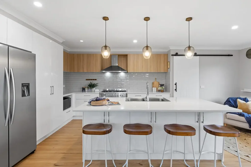 Highton 3બેડરૂમ Modern Family Home On Generous Allotment