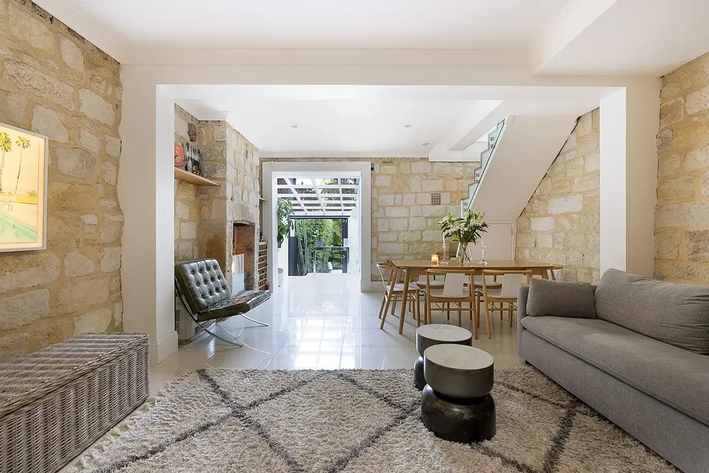 Darlinghurst 2બેડરૂમ Wide renovated terrace in one of Darlinghurst’s most tightly held streets