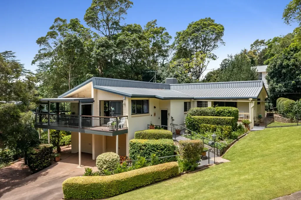 4 Wendy Court, Mount Lofty, QLD 4350