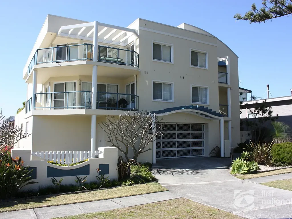 2 Bedroom Tuncurry Unit - Prime Location