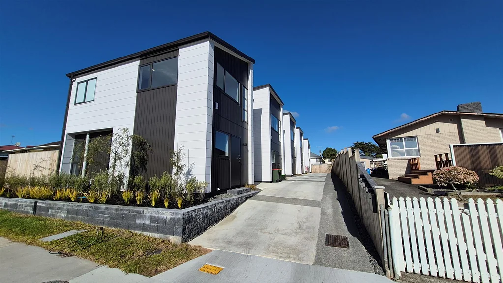 Mangere 3部屋 NEW 3 BDRMS FROM $699K