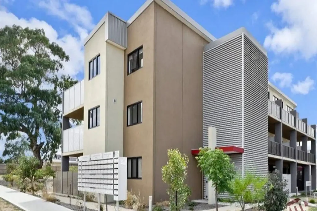 Modern Apartment with Balcony & Secure Parking