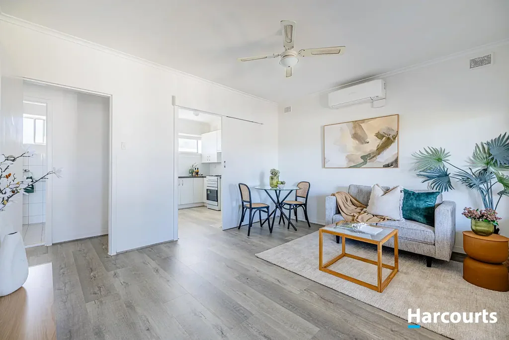 Camden Park 2 Bedroom Refreshed Top Floor Unit