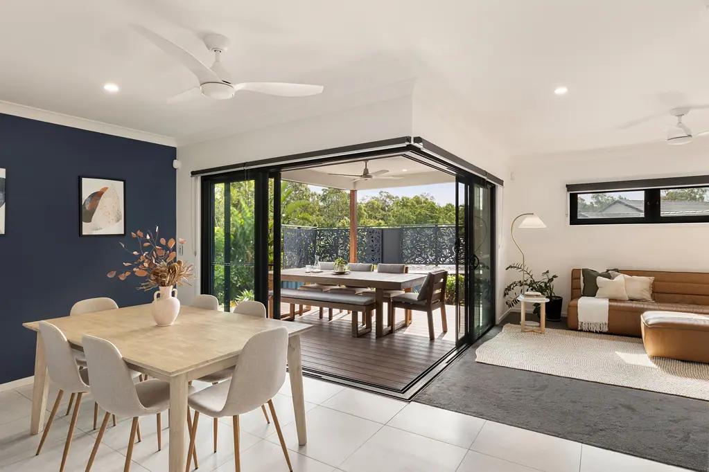 Holland Park West 5कमरा Sophisticated Family Living with Architectural Intent & Effortless Entertaining