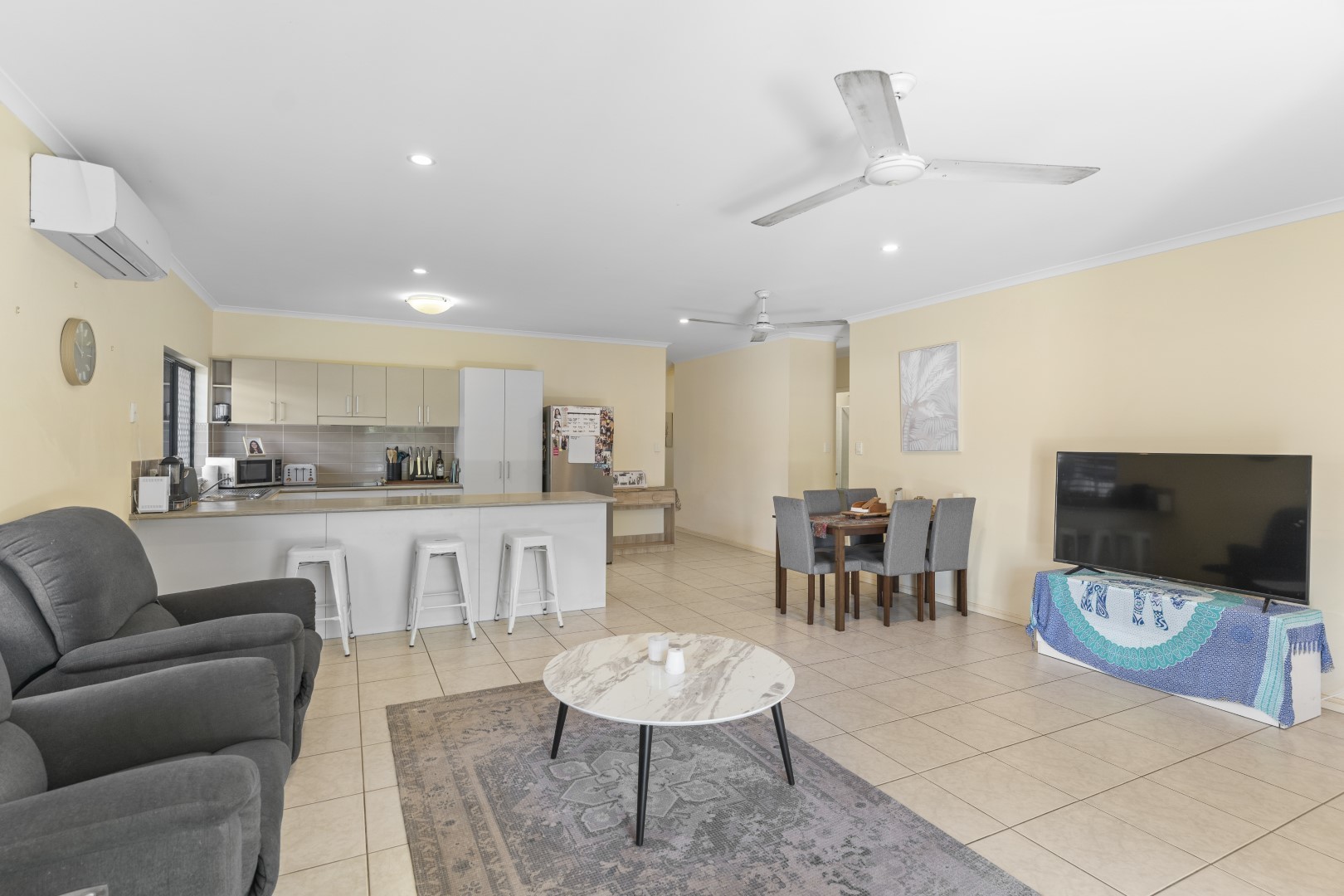 9 RODERICK ST, BENTLEY PARK QLD 4869, 0 غرف, 0 حمامات, House