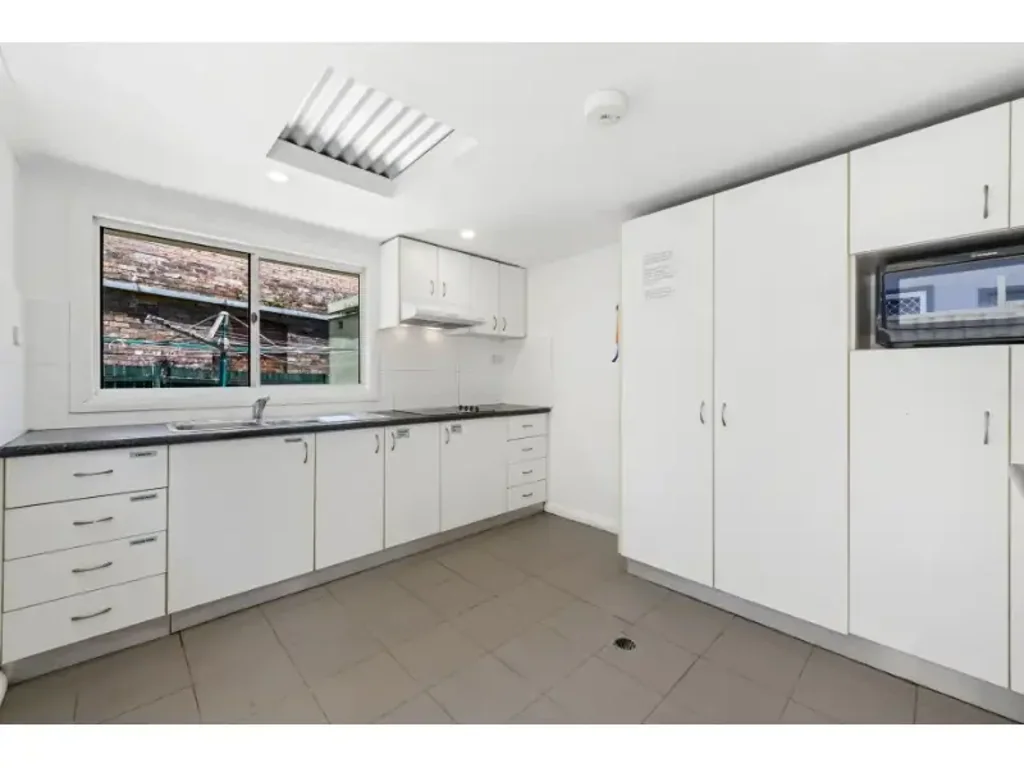 Affordable Room Conveniently Located Guest House