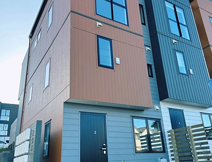 Unit 2/200 Sunnynook Road, Totara Vale, North Shore City, 2 Kuwarto, 2 Banyo, Townhouse