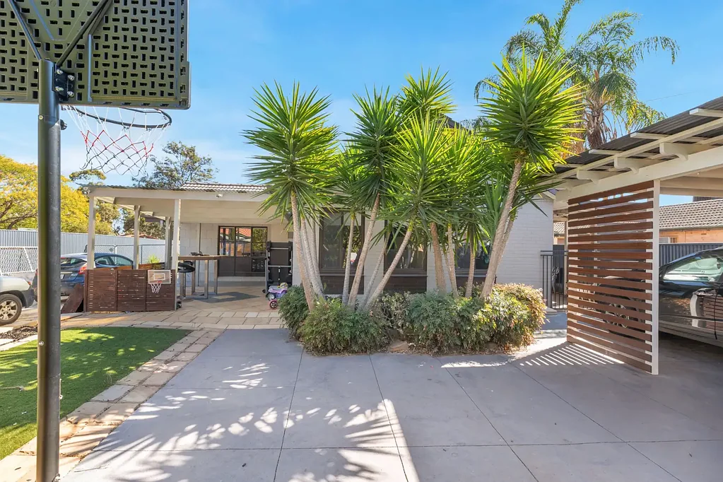 11 Bedchester Road, Elizabeth North, SA 5113