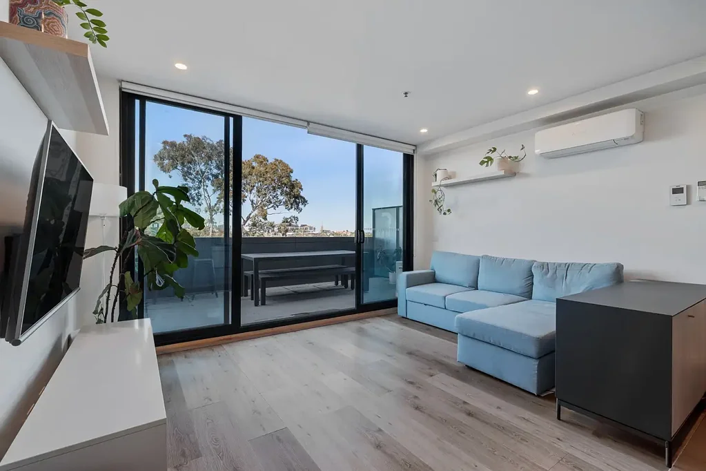 Richmond 1침실 Generous Balcony, Secure Parking and City Views in the Heart of Richmond