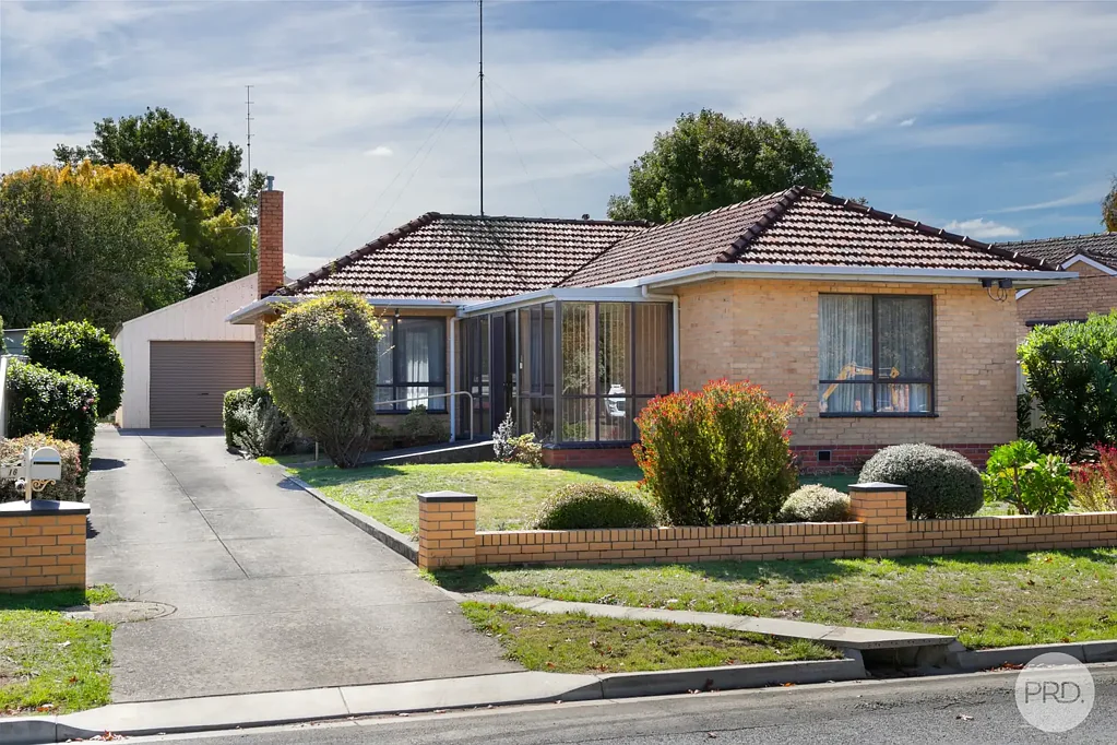 SOLID FAMILY HOME IN NEWINGTON WITH LOADS OF STORAGE