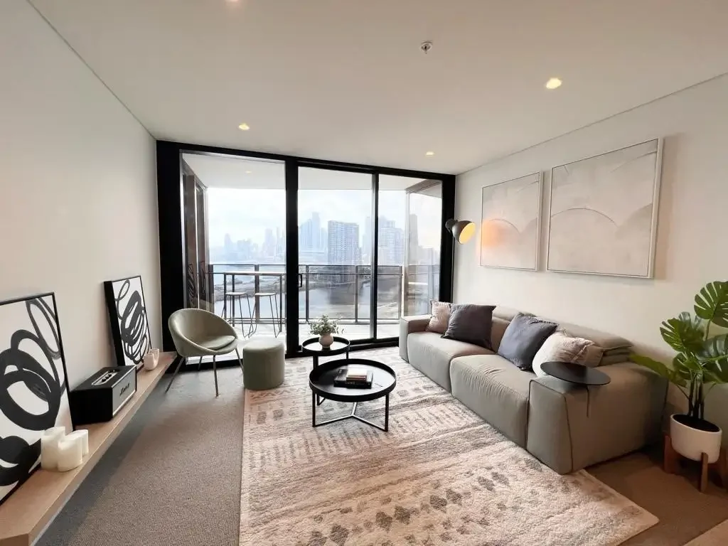 Stunning View of Yarra River and Melbourne CBD, Simply the best you can dream of.