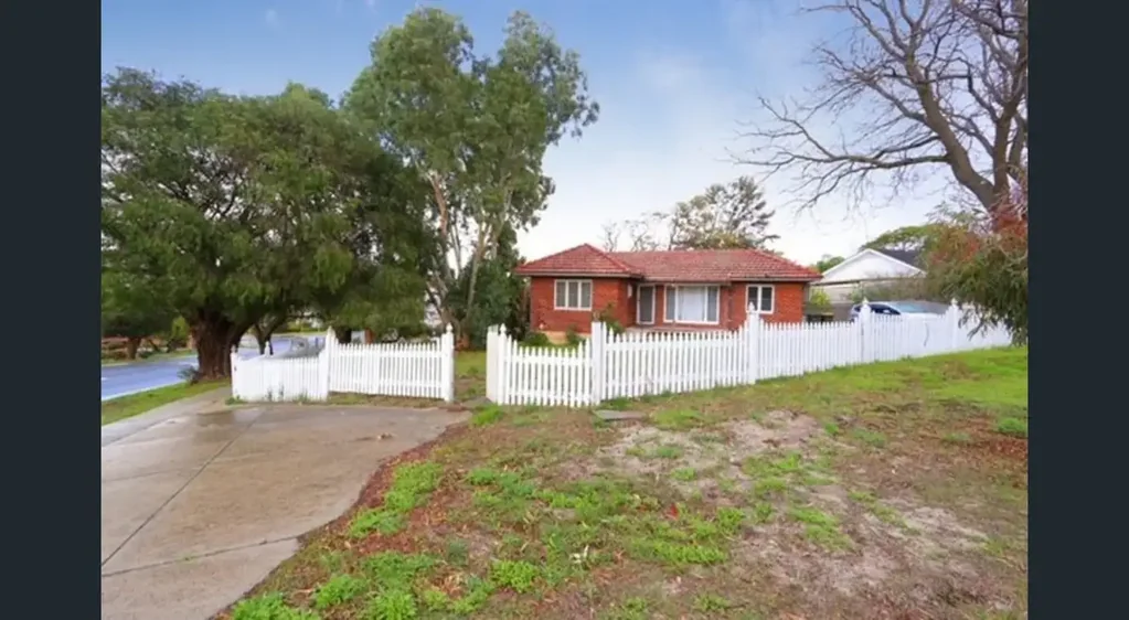 Behind a white picket fence! - *6 MONTH LEASE ONLY*
