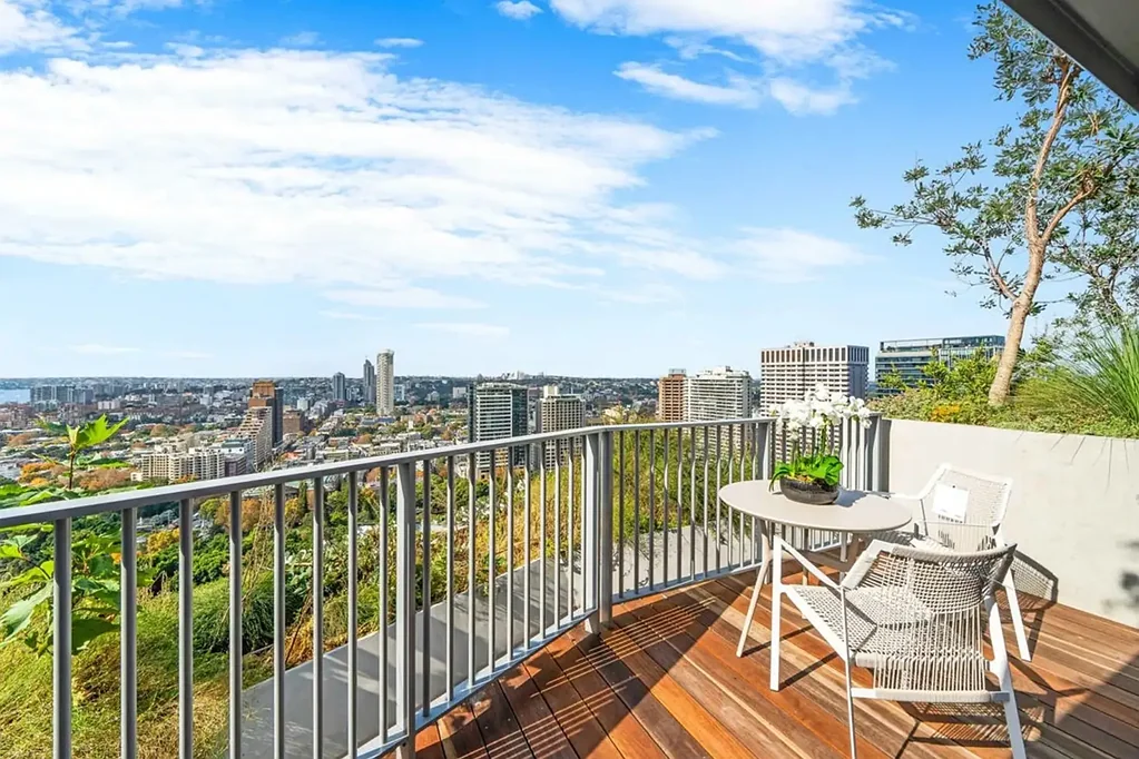 Exclusive 31st floor retreat with hotel services