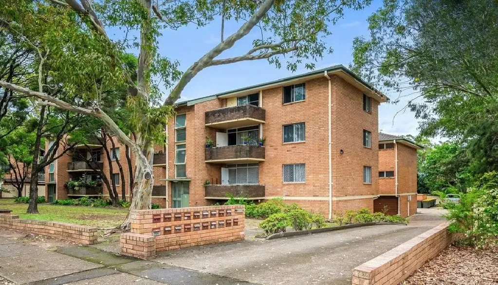 Merrylands West 2 Slaapkamer Bright, Renovated Apartment in a Peaceful Boutique Complex