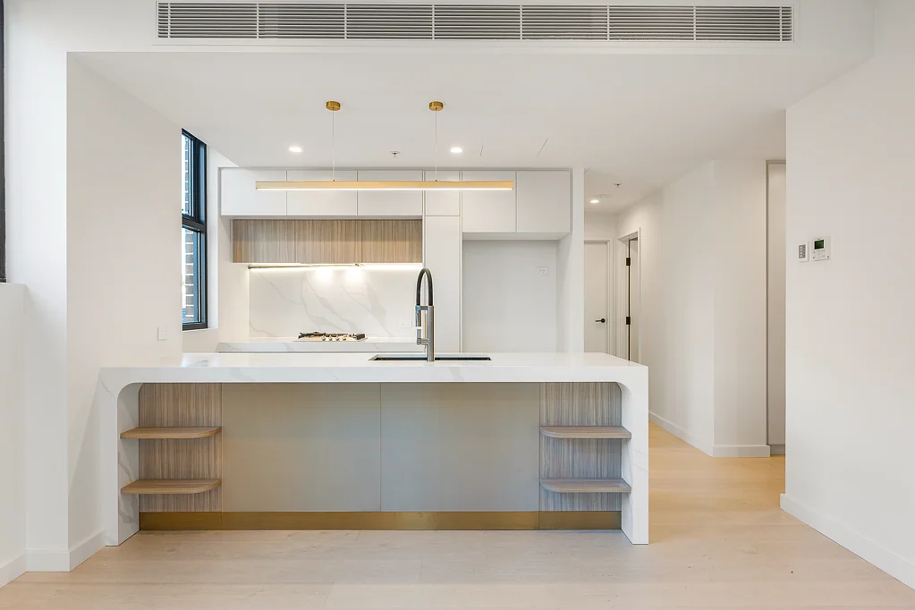 Burwood North-East facing corner unit with ample natural lights