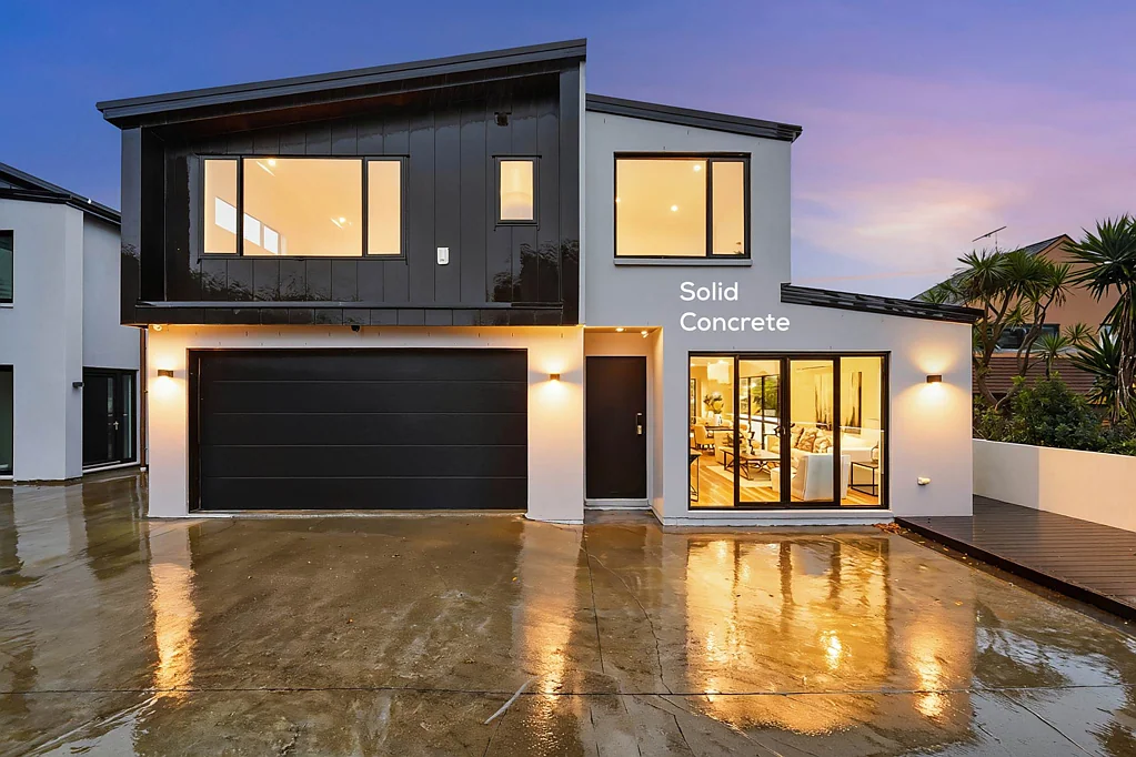 Eastern Beach 4Moenga Luxury Coastal Living in Prestigious Macleans Zone