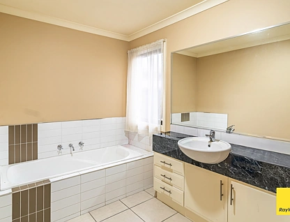 2/16 Muriel Street, Kangaroo Flat, Bendigo, 3 chambres, 1 salles de bain, House