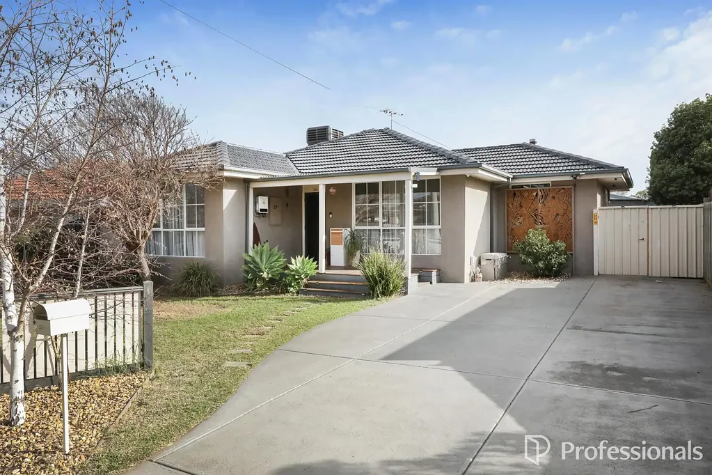 23 Curlew Close, Melton, VIC 3337