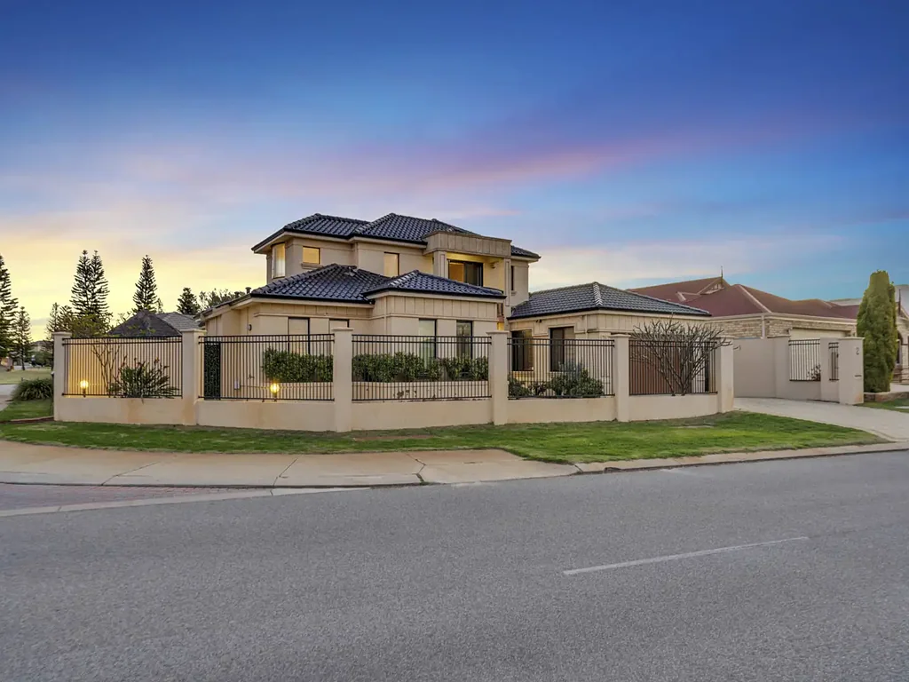 Secret Harbour 5ਬੈੱਡਰੂਮ Stunning Family Home Opposite the Golf Course – Resort-Style Living in Secret Harbour