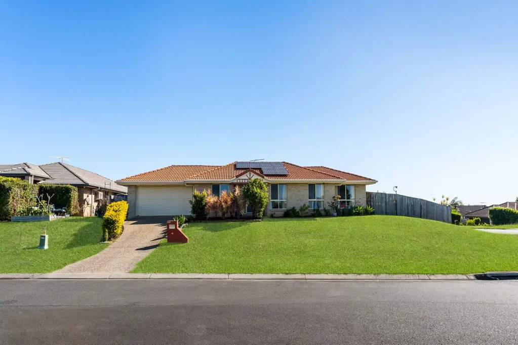 Redbank Plains 4ਬੈੱਡਰੂਮ Investment or Family-Focused Home in a Prime Location!