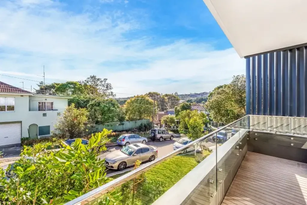 PARTLY FURNISHED SPACIOUS ONE BEDROOM APARTMENT IN A CONVENIENT LOCATION.