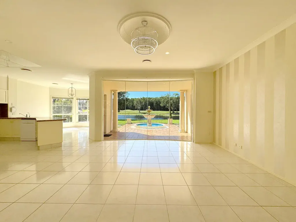 Lakefront Luxury in Horizons Golf Estate