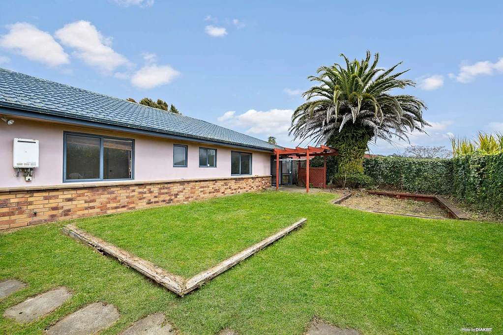 Flat Bush 3Zimmer VENDOR SAYS SELL - FORGET $1M CV
