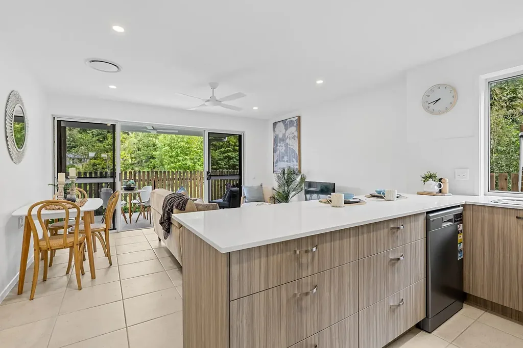 Nambour 2 Bedroom Move in Today ~ Unit 43...