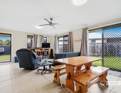 2/17 Buchanan Street, Beaudesert, Beaudesert Region, 5 ห้องนอน, 2 ห้องน้ำ, Apartment