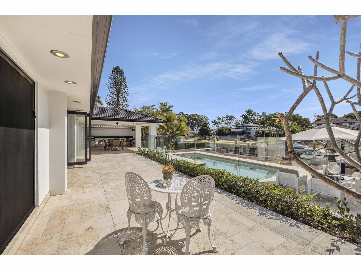 15 PARK AV, BROADBEACH WATERS QLD 4218, 0 Bedrooms, 0 Bathrooms, House