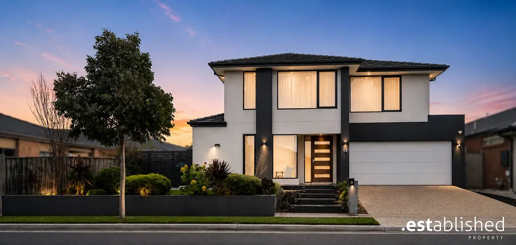 Point Cook 5ห้องนอน Architectural Elegance Meets Exceptional Family Living