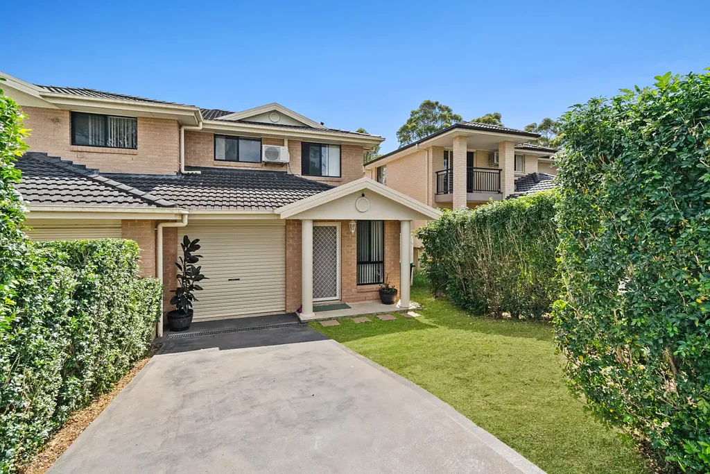 Minto 4 Bedroom Modern Family Home in Prime Location (Only Private Inspection)