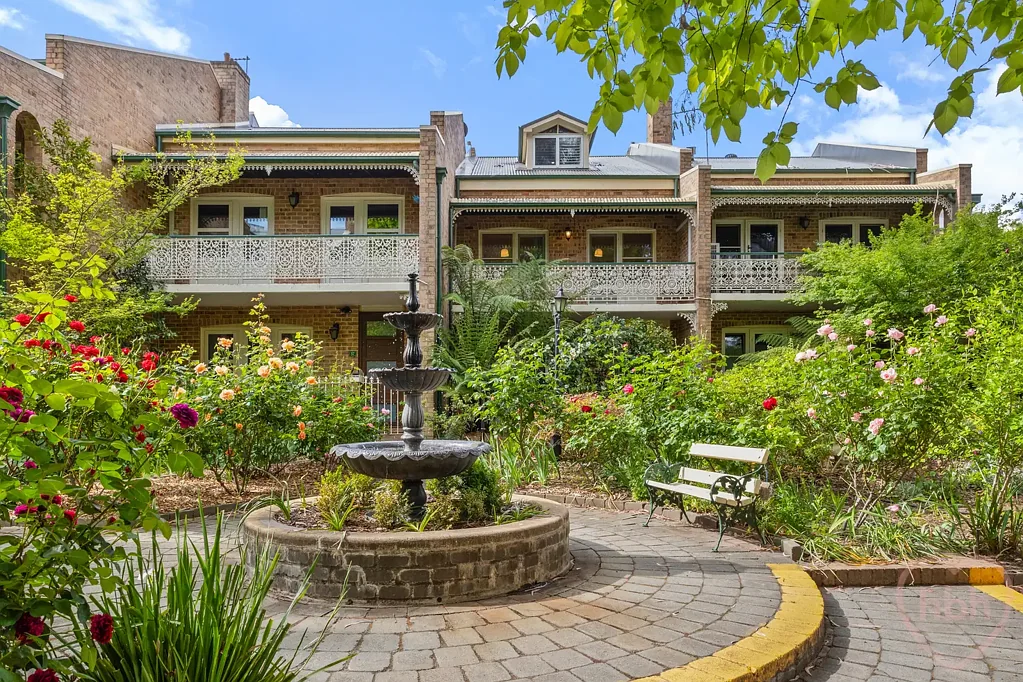 Reid 4 Bedroom sanctuary in the city