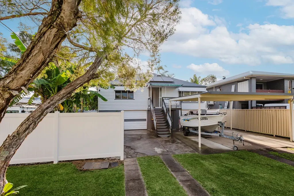 Deagon 4Moenga Recently Renovated Family Home in a Prime Position