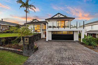 West Harbour 4 Bedroom Owners Committed to a Sale - Act Now