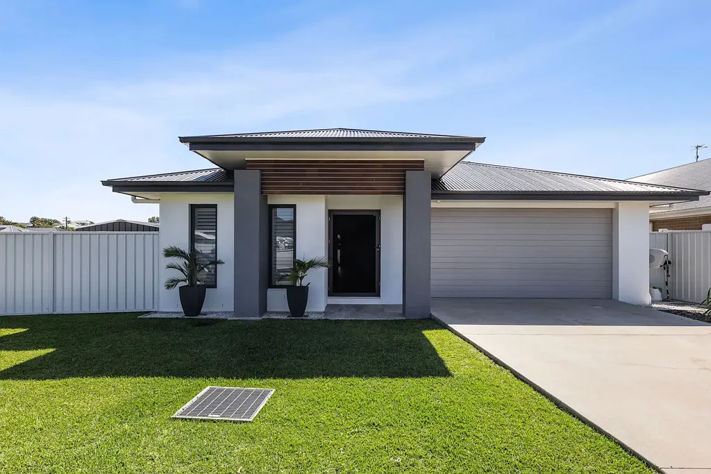 South West Rocks 4房  Relaxed Coastal Style Meets Space & Convenience – Move-In Ready!
