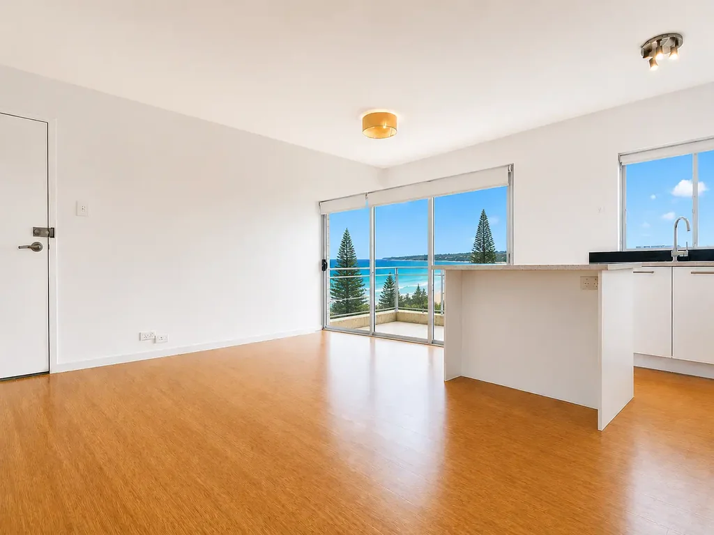 Stylish Beachside 2 Bedroom Apartment With Stunning Outlook