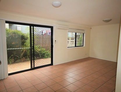 1/18 Agnes Street, Morningside, Brisbane - Eastern Region, 3 rūma, 1 rūma horoi, Townhouse